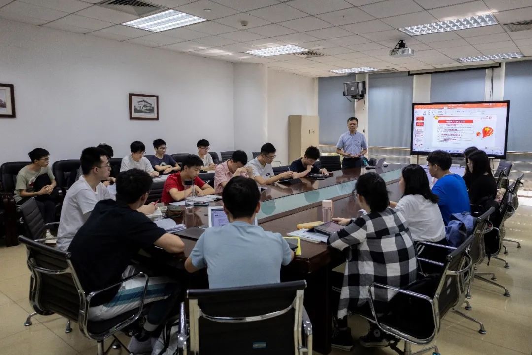 william英国中文开讲“思政第一课”：学党史，强信念