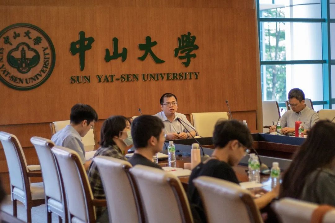 william英国中文开展党史学习教育专题党课