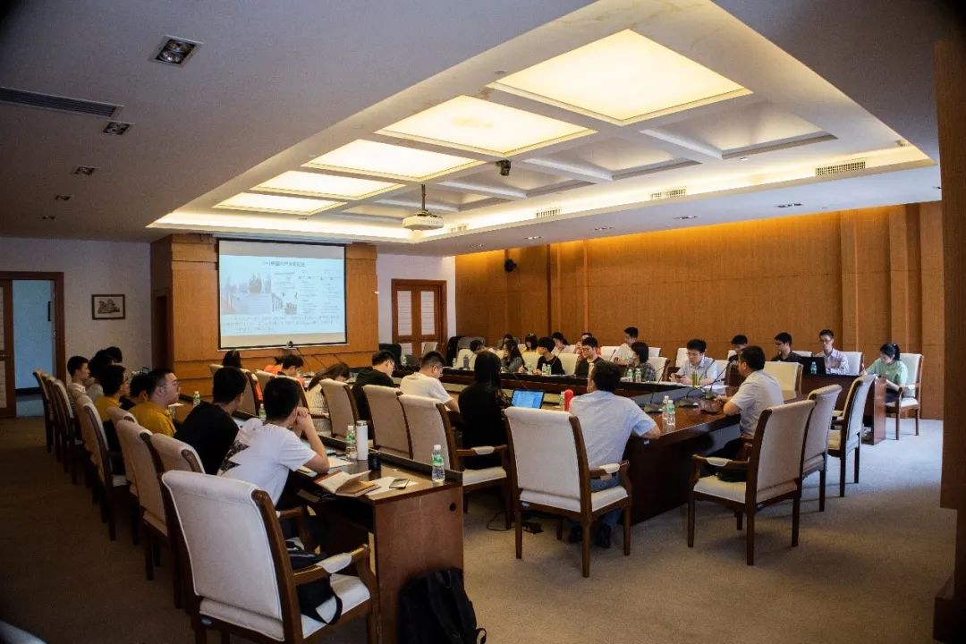 william英国中文开展党史学习教育专题党课