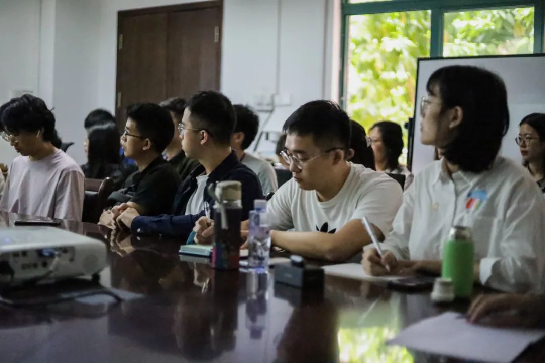 william英国中文开讲“思政第一课”